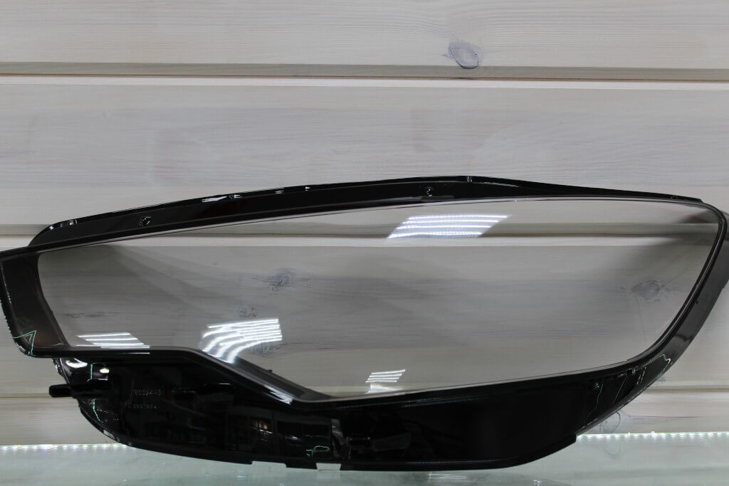 Стекло на левую фару для Audi A6 C7 2011-2014 дорестайлинг и ALLROAD 2012-2014
