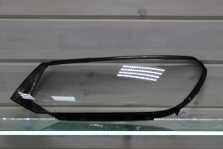 Стекло на левую фару для Volkswagen Touareg 2 NF 2010-2014 дорестайлинг