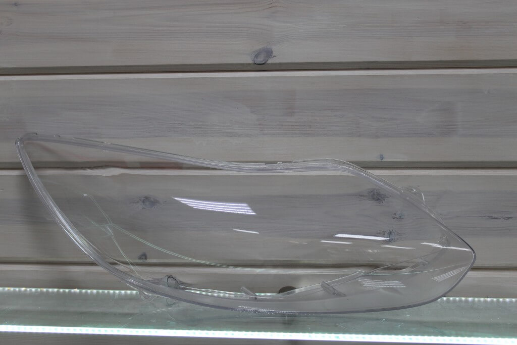 Стекло правой фары для Ford Focus 3 2011-2015 дорестайлинг