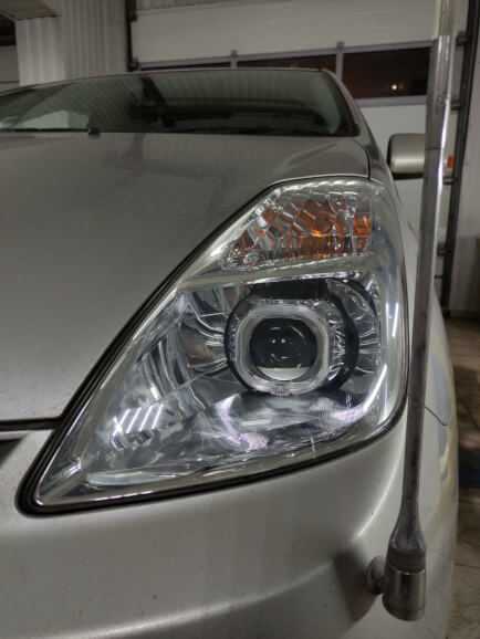 Портфолио: установка bi-led линз в Toyota Prius, бронирование фар